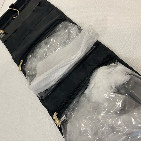 Toiletry bag - Picture 4 of 7